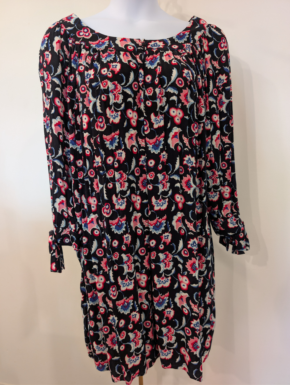 1018  - Juicy Couture Women's Long Sleeve Paisley Print Black Ke